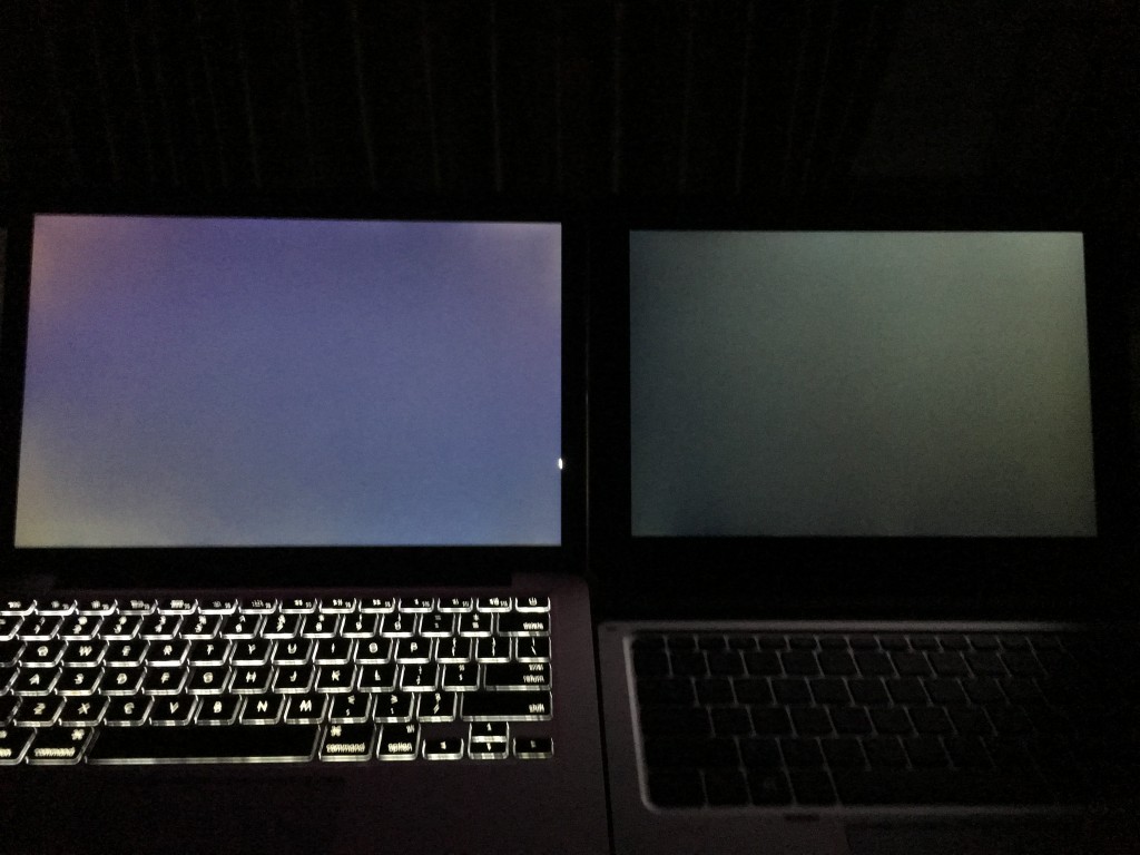 MacBook Pro 13和Elite x2 1012 G1漏光对比