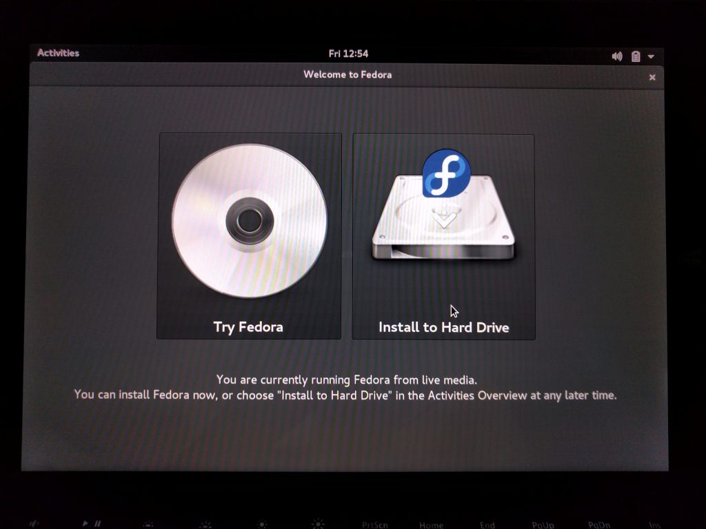 点击install to hard drive