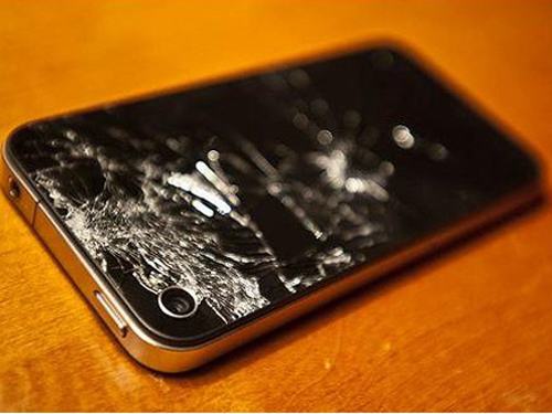 iPhone 4后盖碎裂