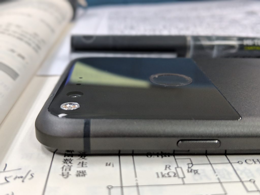 Pixel 后玻璃面板