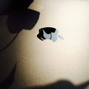 MacBook 12机身新logo