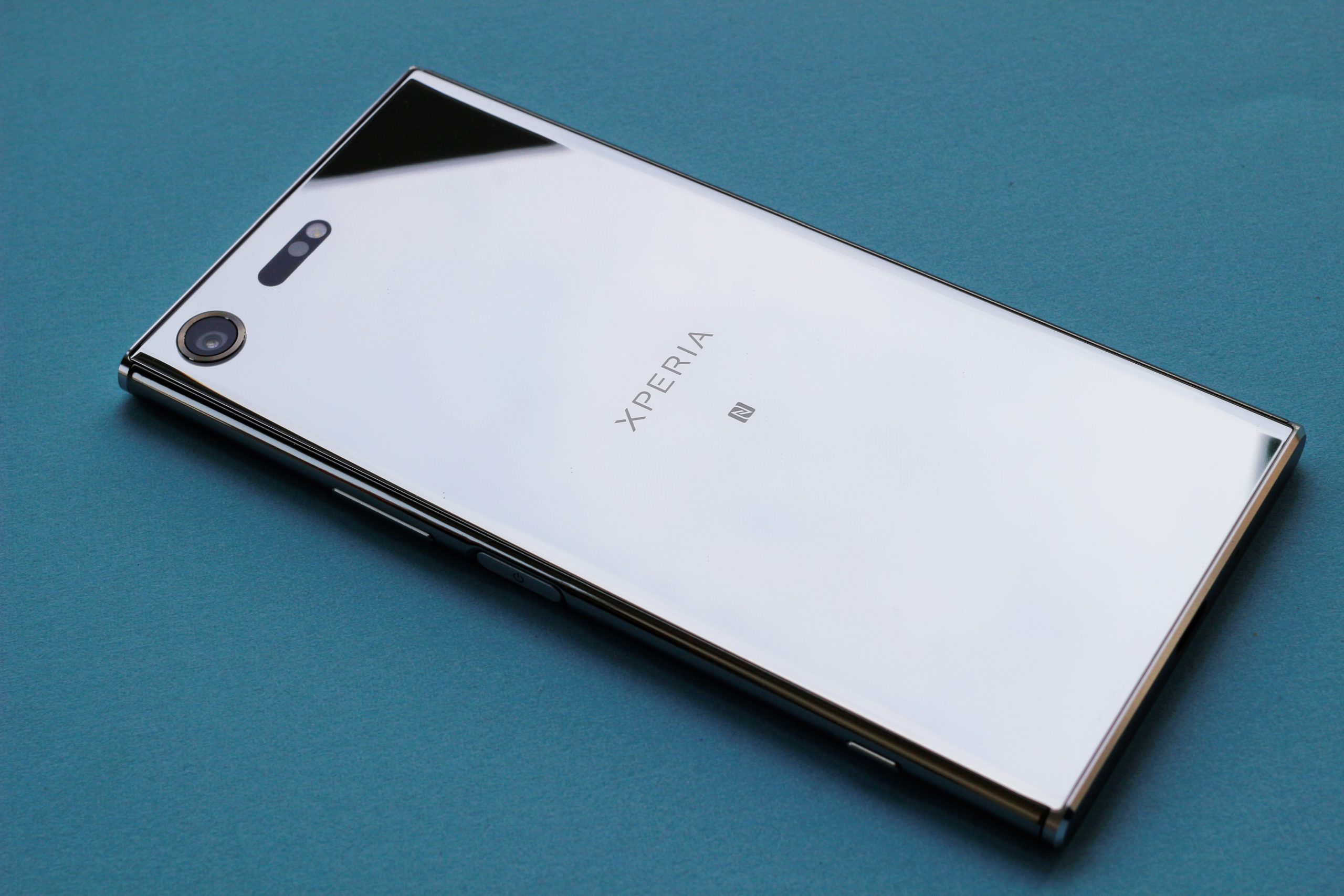 Xperia XZ Premium背面